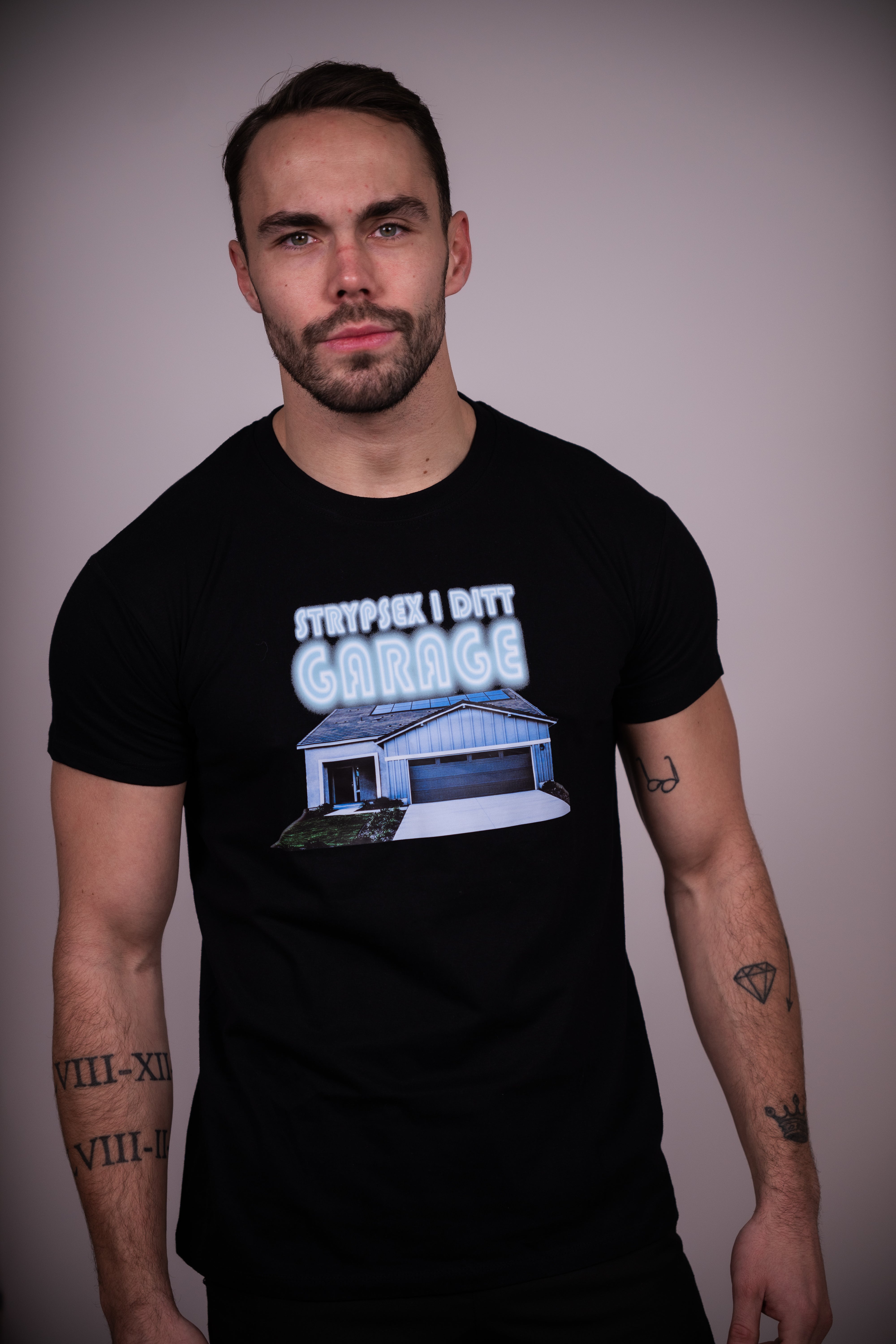Strypsex i ditt garage T-shirt - Unisex